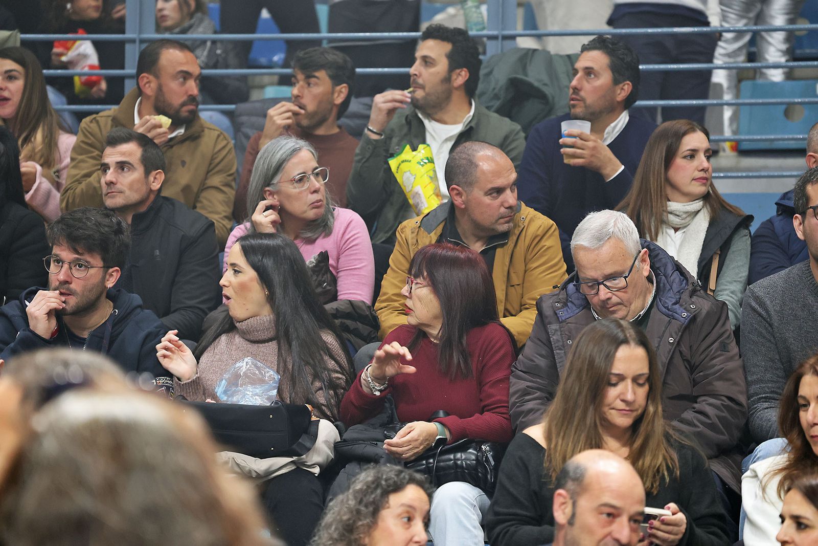 Imágenes del ambiente previo al concierto de Manolo García