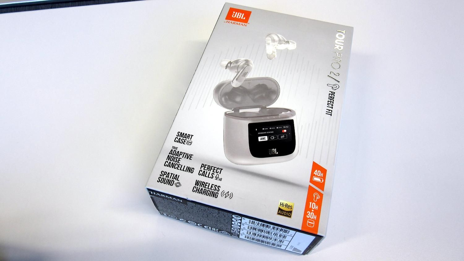 Auriculares JBL Tour Pro 2, con pantalla inteligente