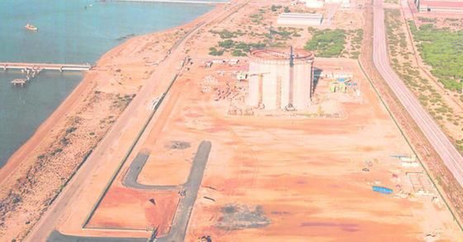 Construcción del primer tanque de Enagás