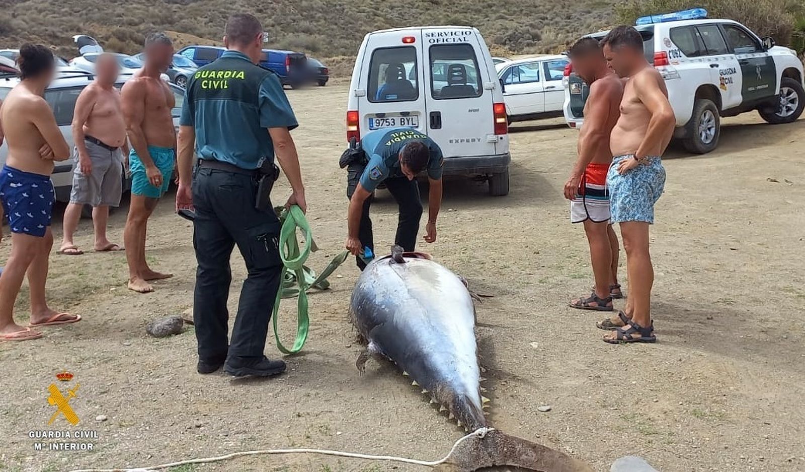 La Guardia Civil custodió los restos hasta que pudieron ser retirados.