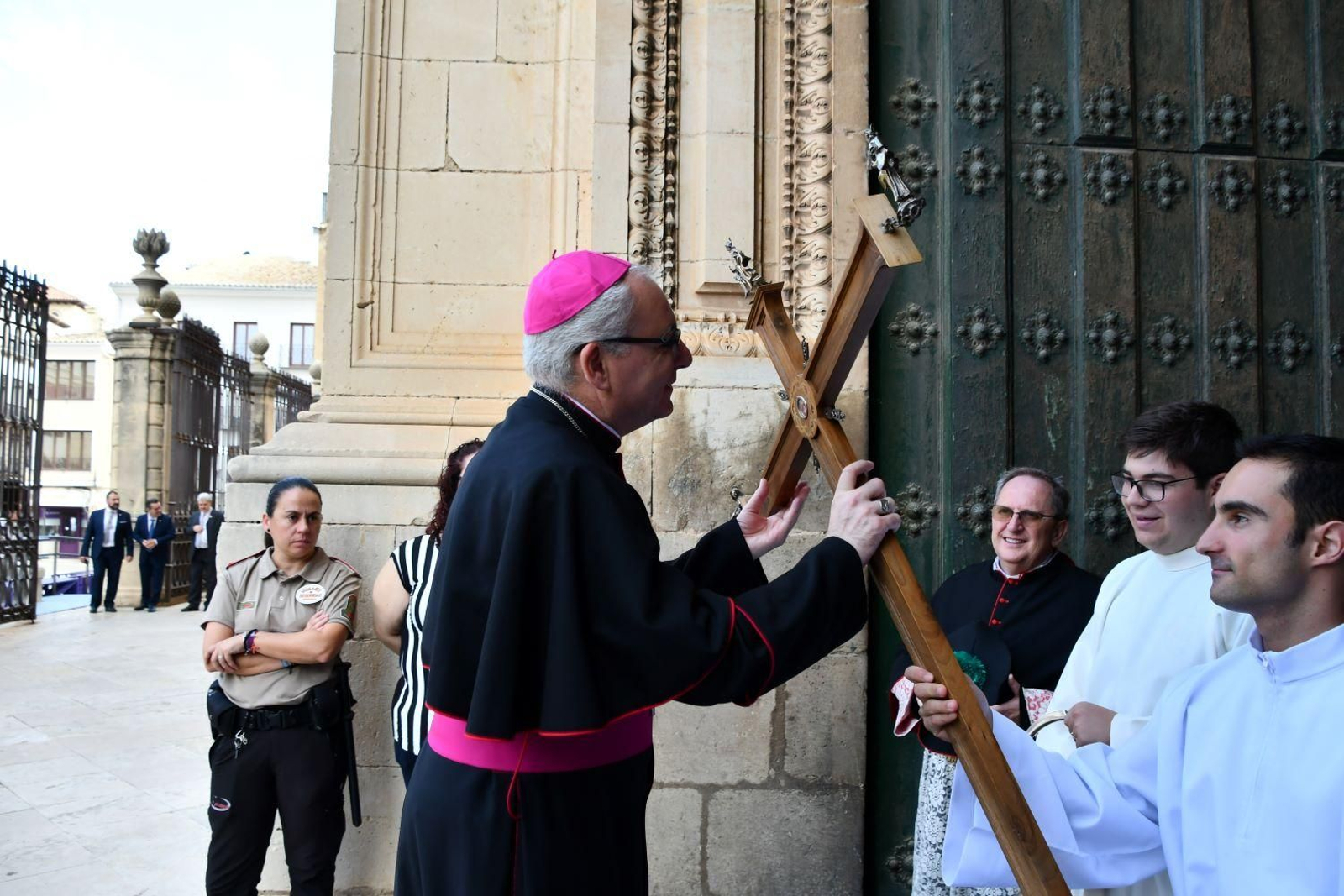 El Santísimo Sacramento llena de esperanza el corazón de los fieles jiennenses, en imágenes