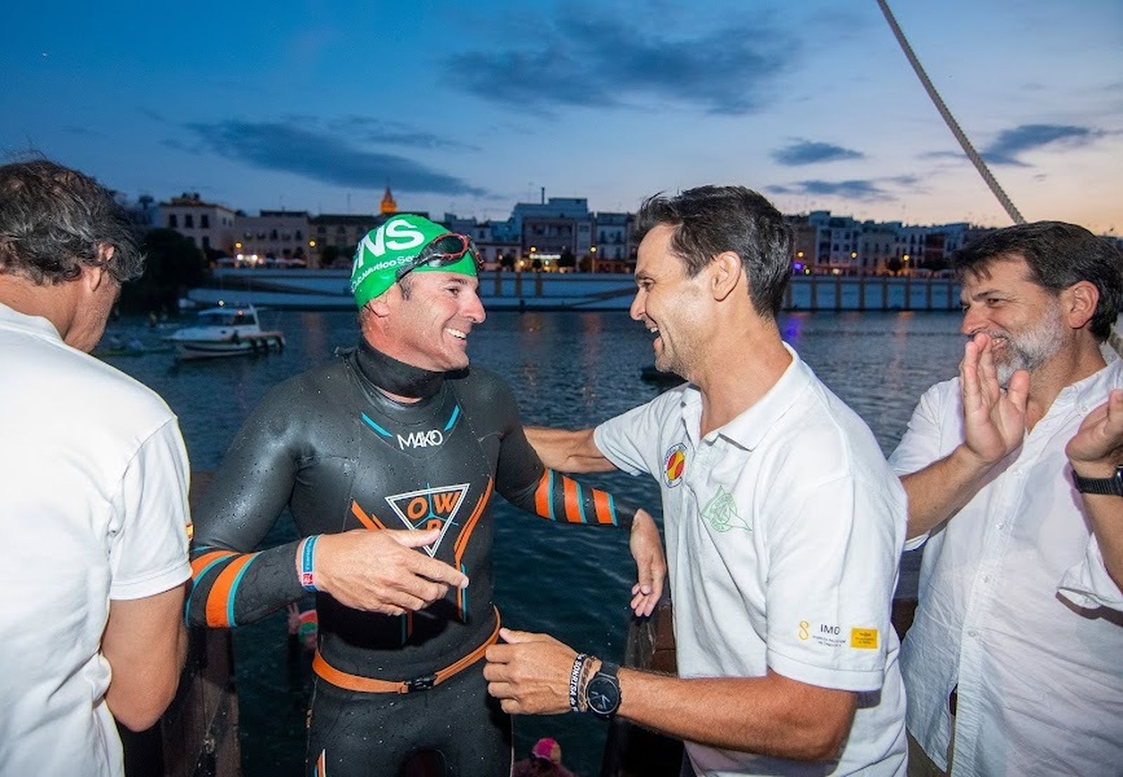Triatlón a lo largo del Guadalquivir a beneficio de la Fundación Vicente Ferrer