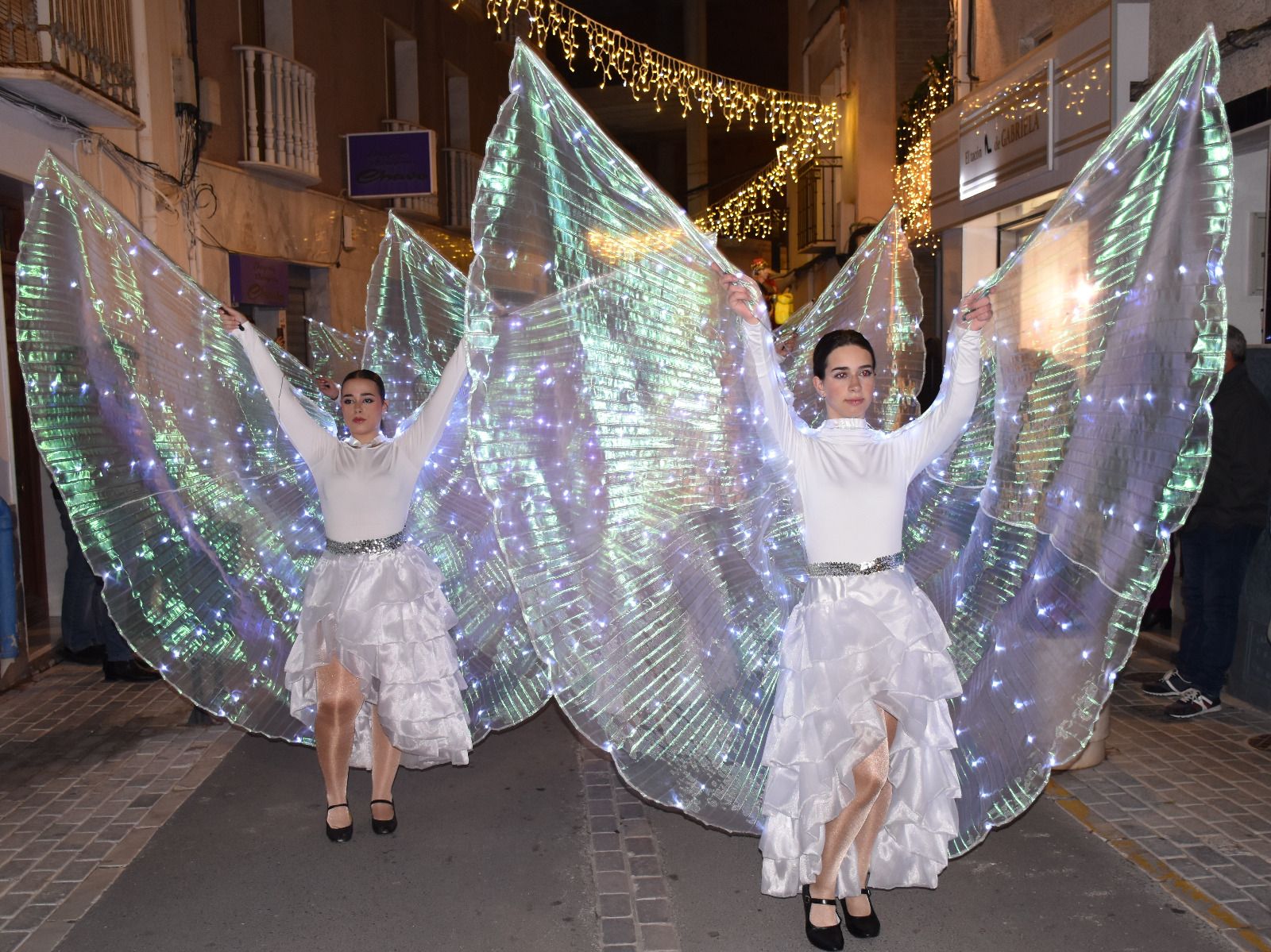 Macael desborda ilusión en la visita de los Reyes Magos: la cabalgata, en imágenes