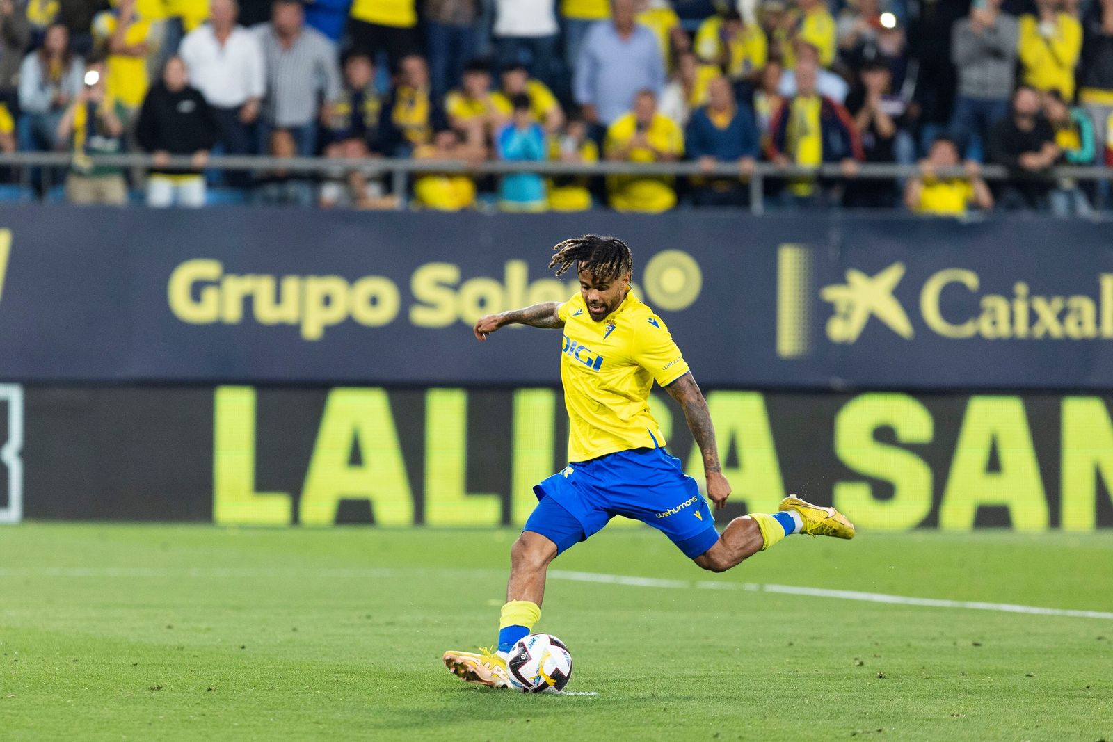 Todas las imágenes del Cádiz C.F.-Valladolid en el Nuevo Mirandilla