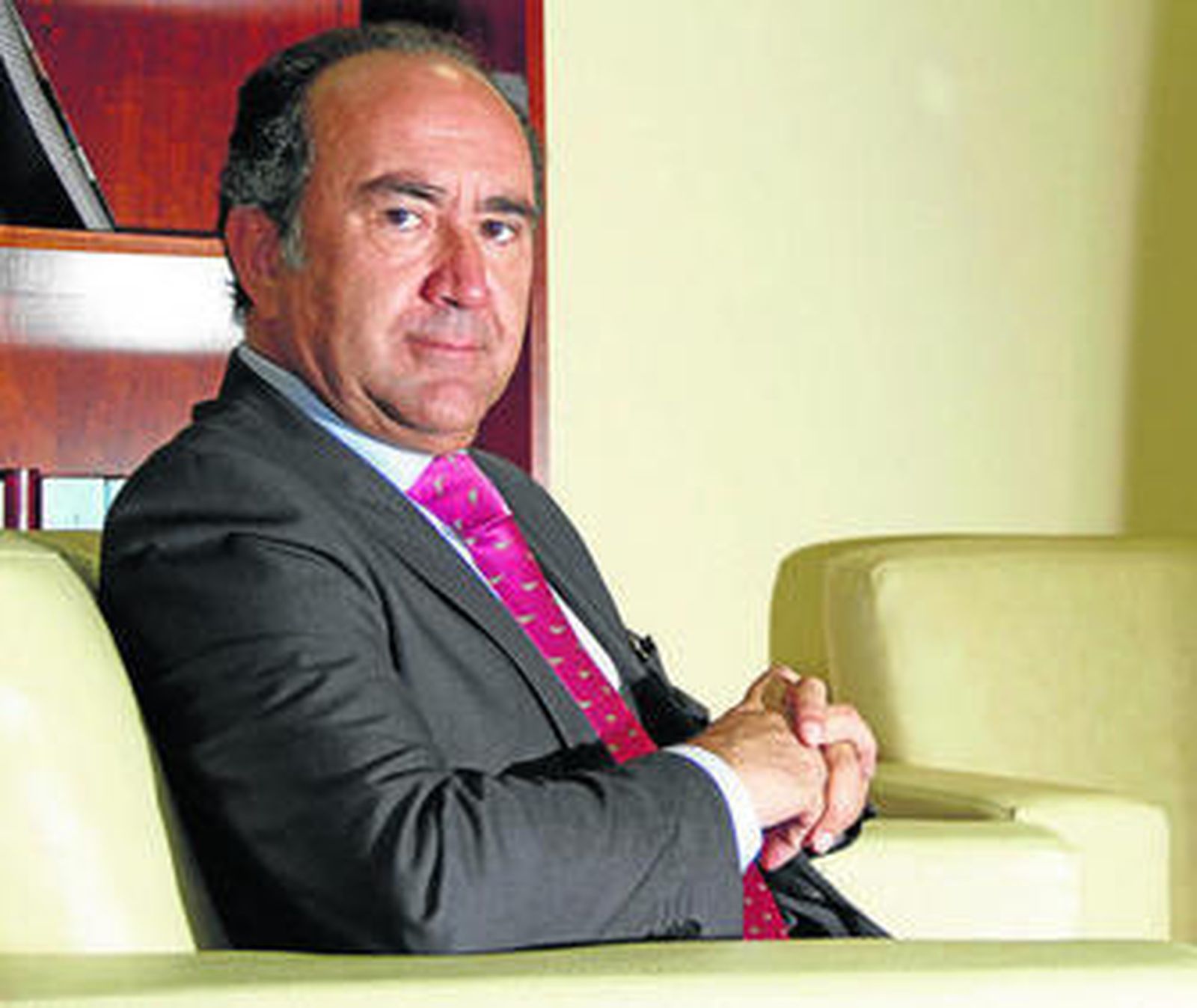 El magistrado José Luis López Fuentes, en su despacho.