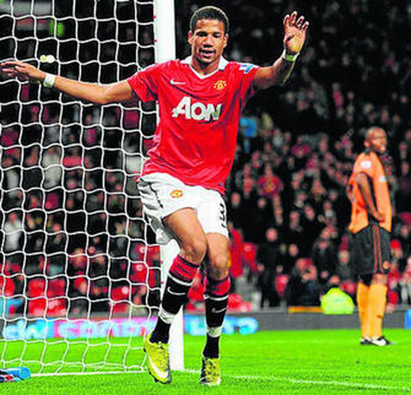 Bebé celebra un tanto con el Manchester United.