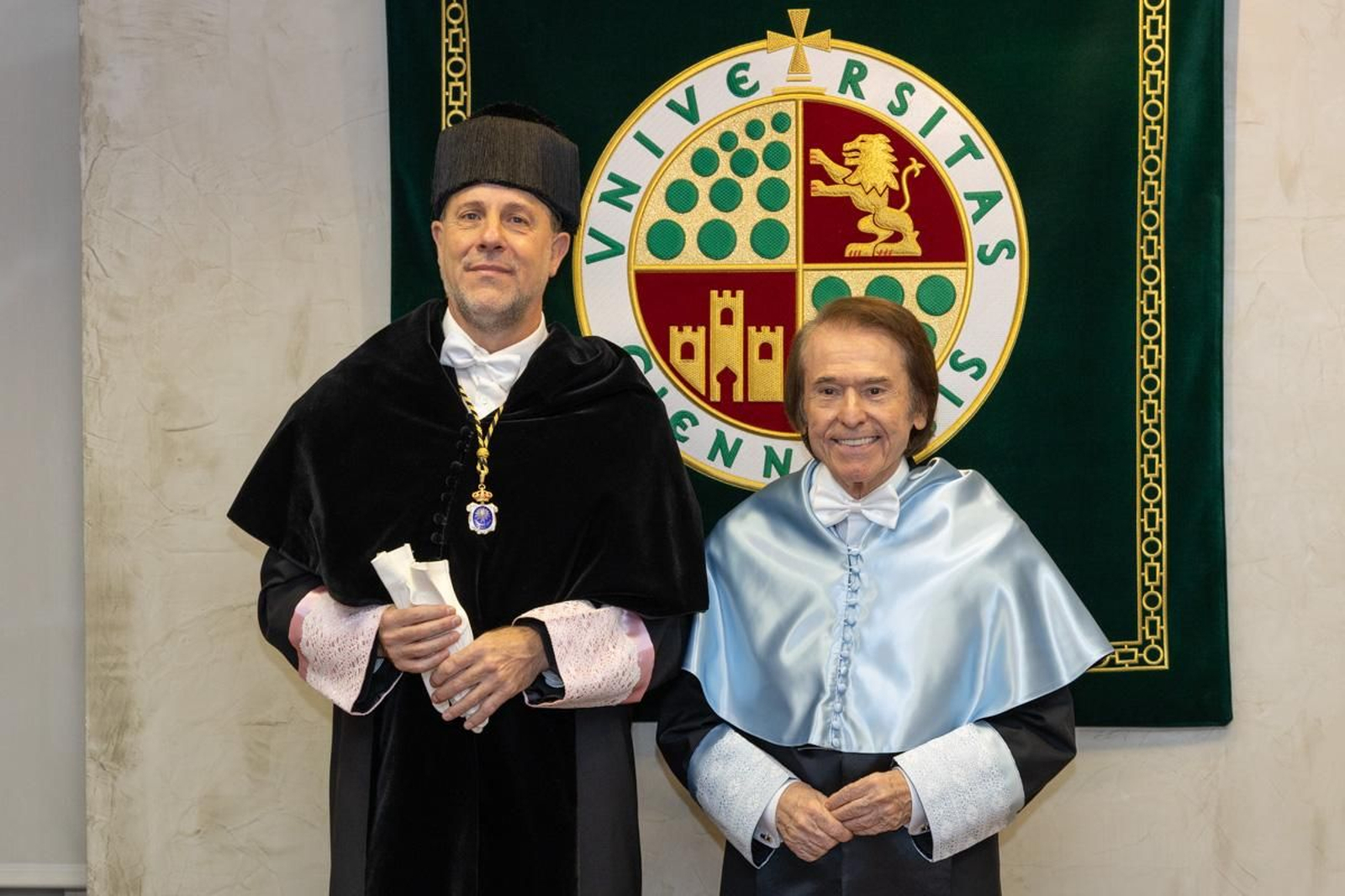 Investidura de Rafael Martos Sánchez, Raphael, como Doctor Honoris Causa por la Universidad de Jaén