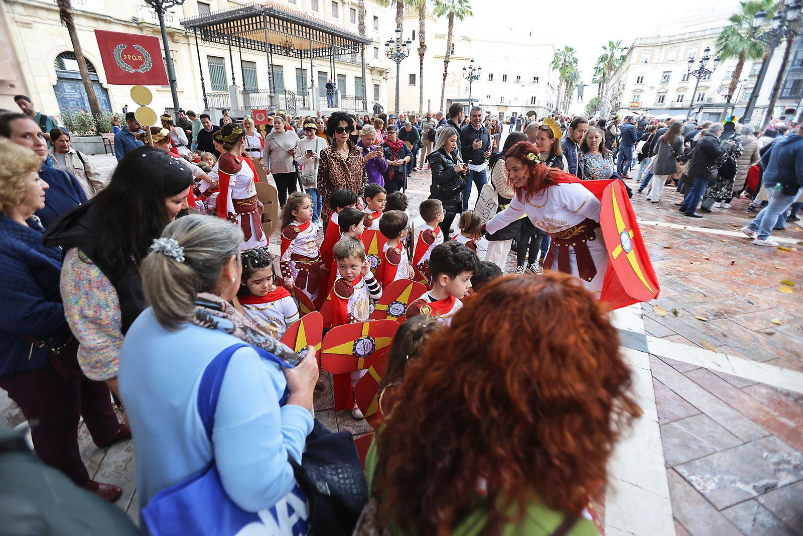 Imágenes del desfile “Un paseo por la historia”  de los niños del colegio Funcadia de Huelva