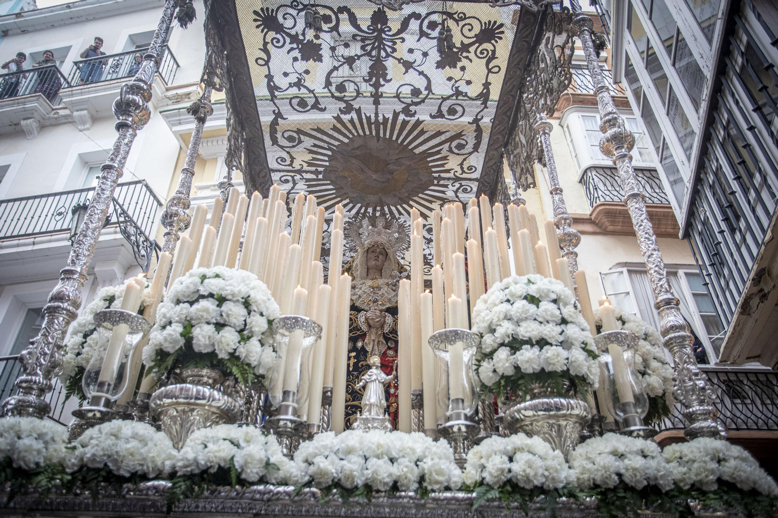 Las imágenes de la cofradía de Ecce-Homo en la Semana Santa de Cádiz 2022