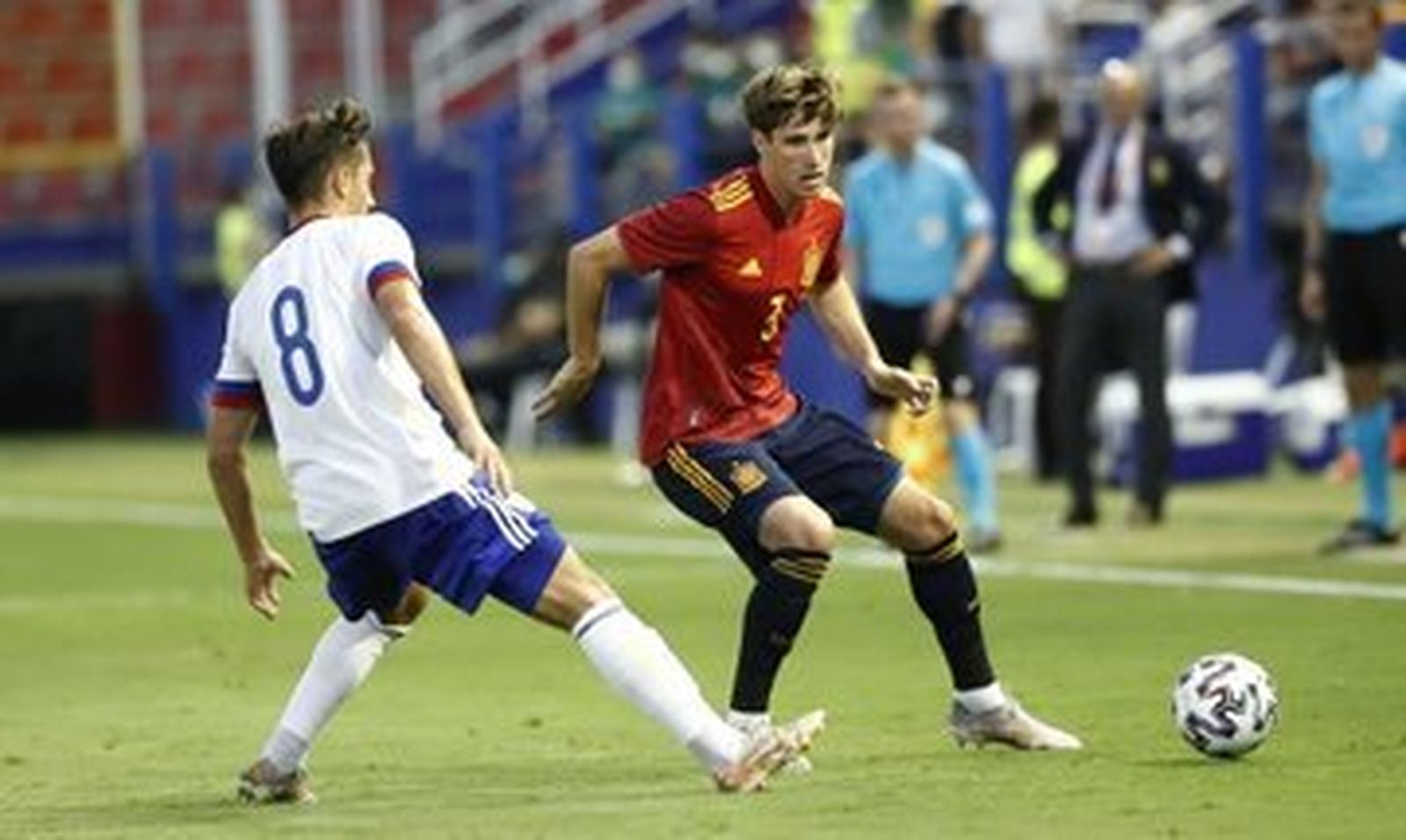 Miranda, en un lance del partido ante Rusia.