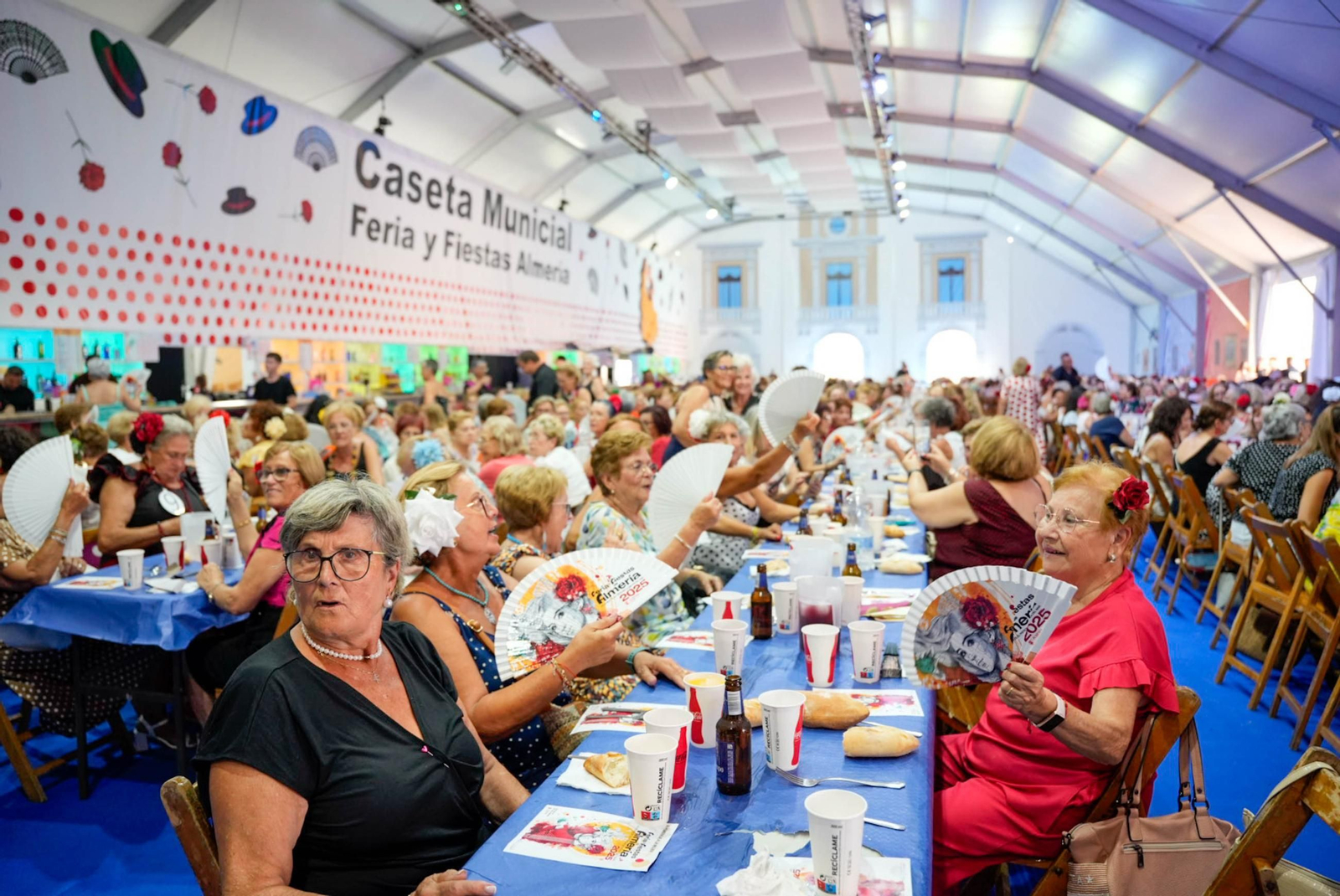 Las fotos de la comida de homenaje a la mujer en la Feria de Almería