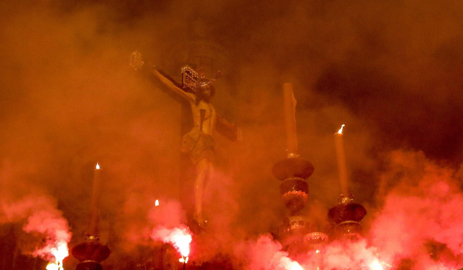 Espectacular recogida de la hermandad de La Viga en la catedral