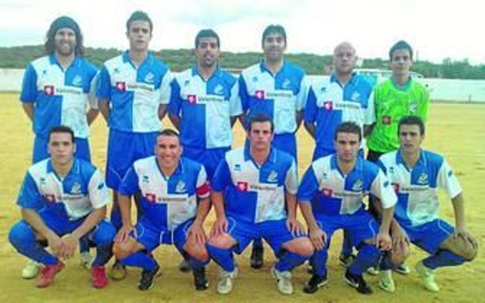 Formación del CD Encinasola 2007 en los momentos previos al encuentro de ayer con el Higuera.