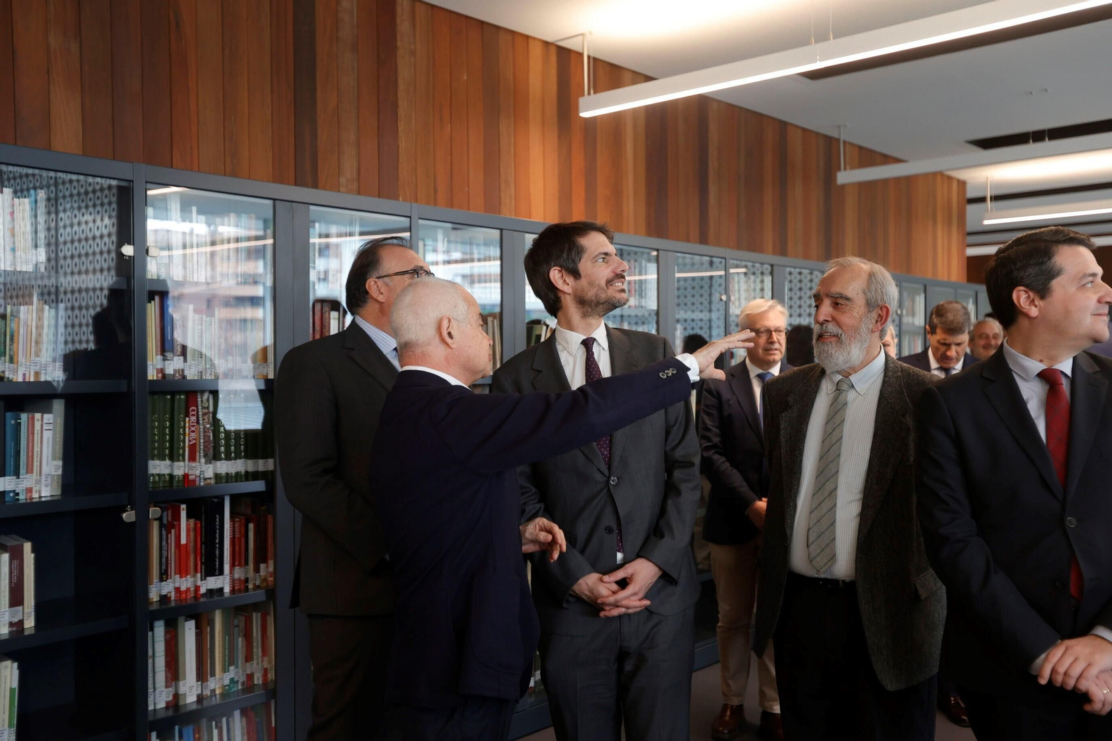La inauguración de la Biblioteca Grupo Cántico de Córdoba, en imágenes