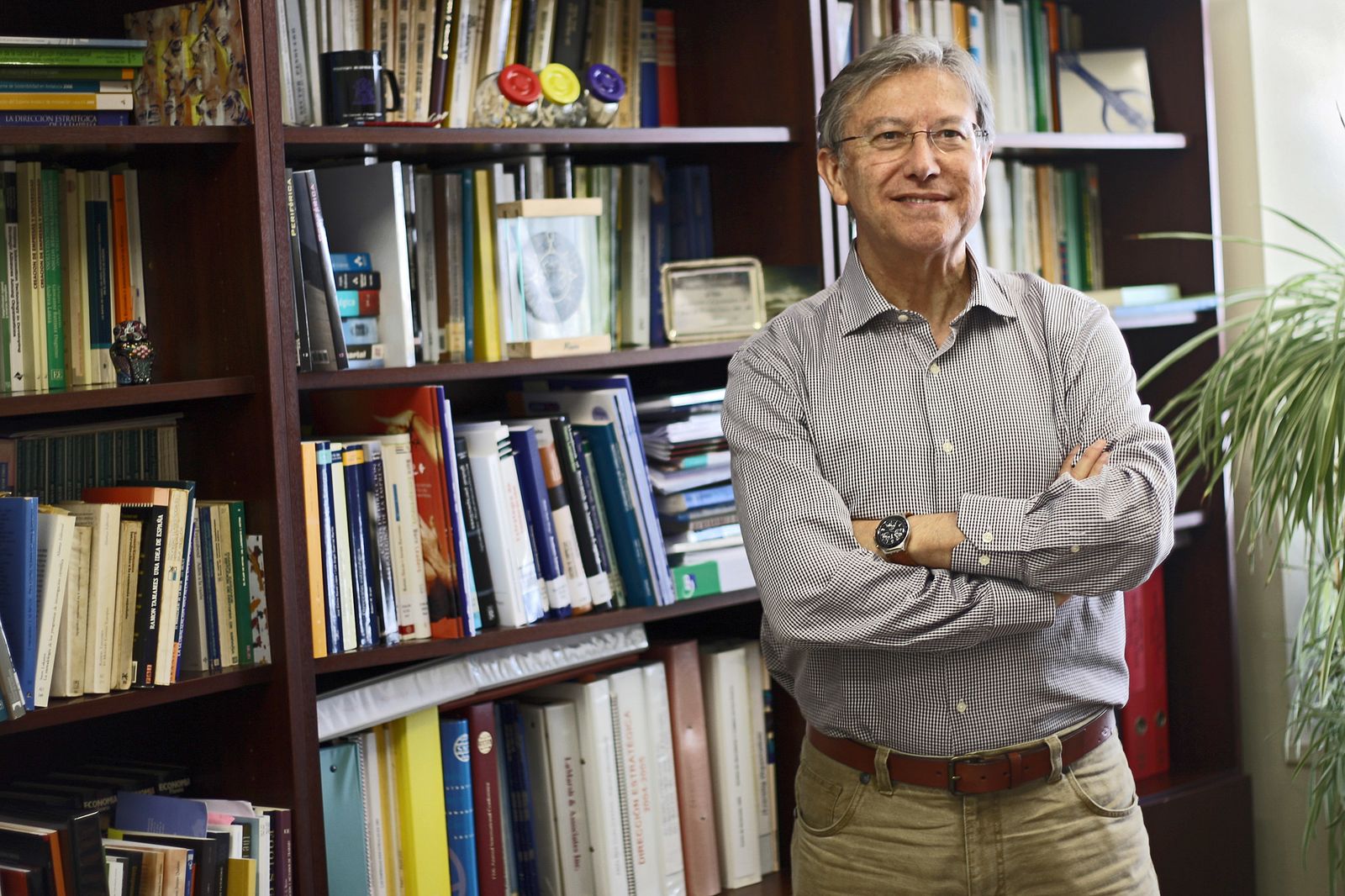 José Ruiz Navarro, en su despacho de la Universidad