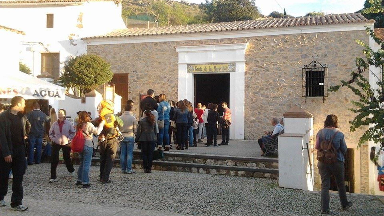 Entrada a la Gruta de las Maravillas en Aracena