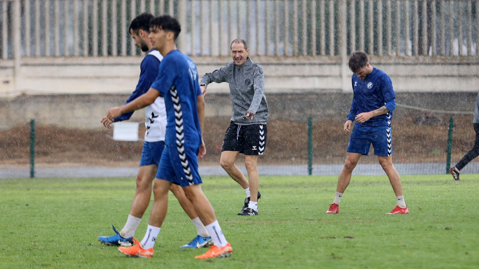 Primer entrenamiento del nuevo entrenador en el Xerez DFC