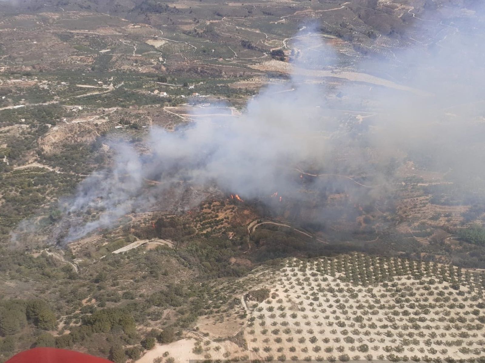 Imagen de archivo de un incendio forestal visto desde un helicóptero