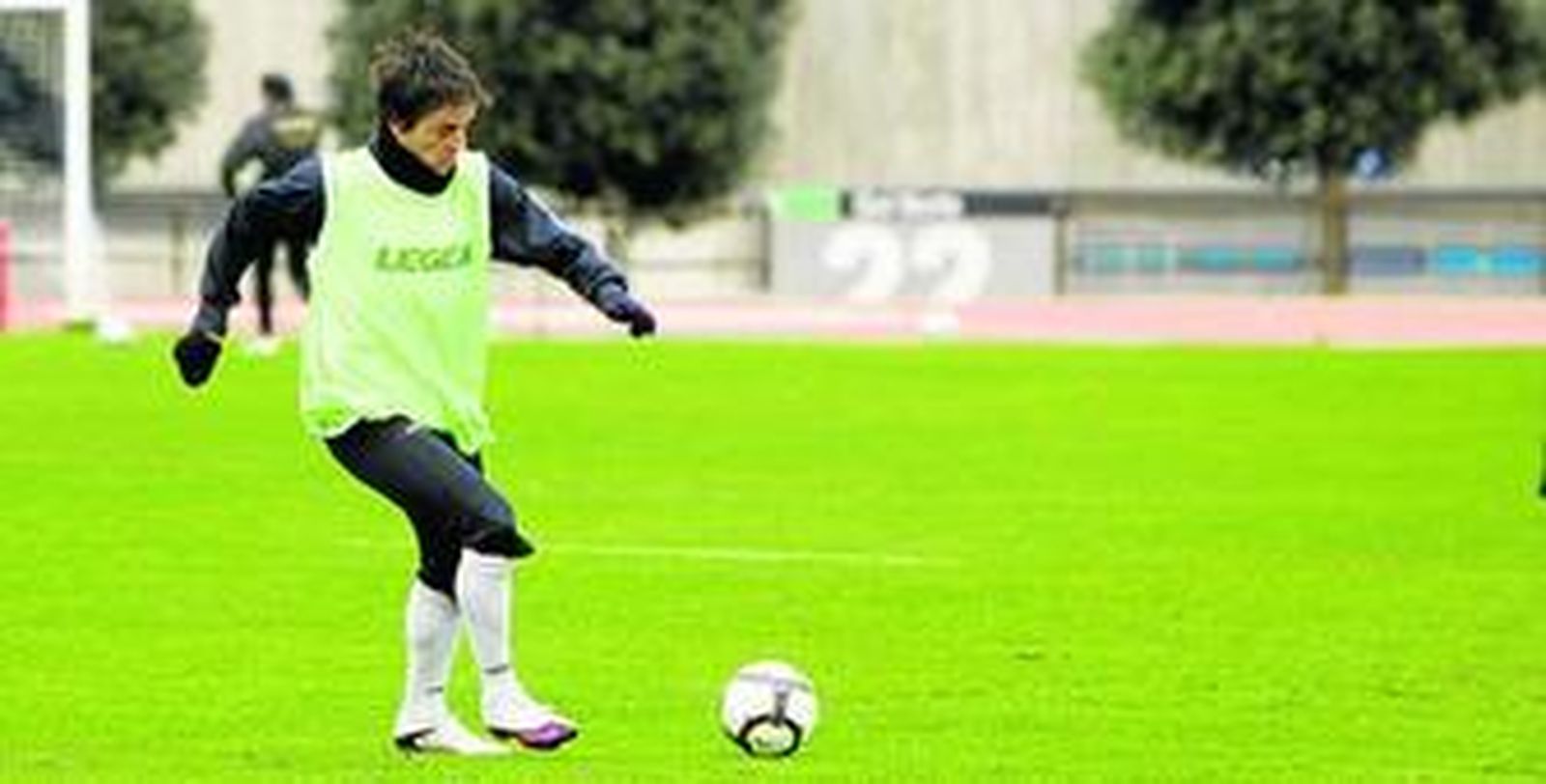 Carlos Calvo confía en la permanencia y destaca que "aunque parezca cosa de locos, en el vestuario siempre hemos creído que era posible otro milagro".