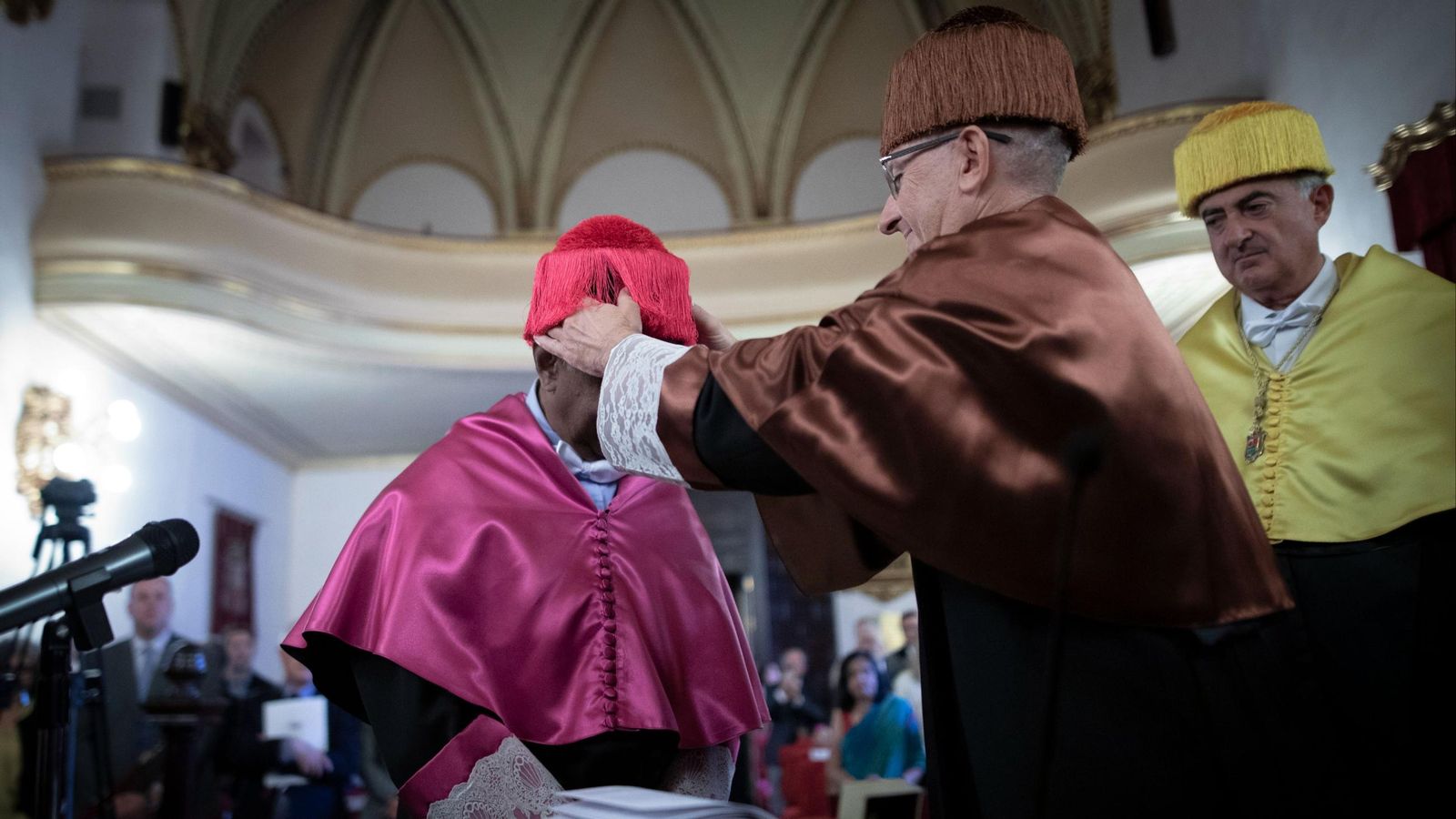 Nombramiento de Saman Warnakulasuriya como Doctor Honoris Causa de la Universidad de Granada