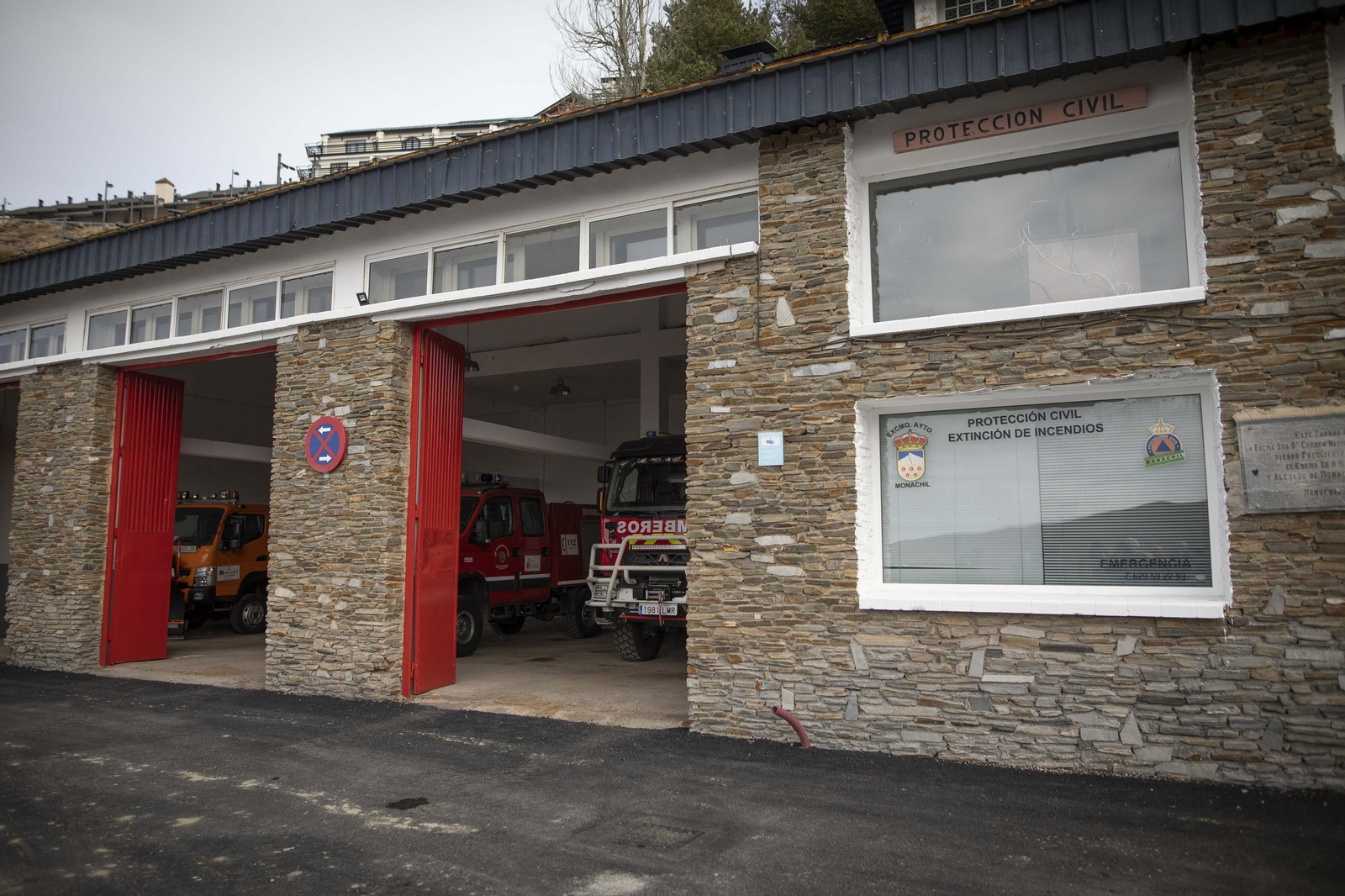 Retén de Bomberos en Sierra Nevada.