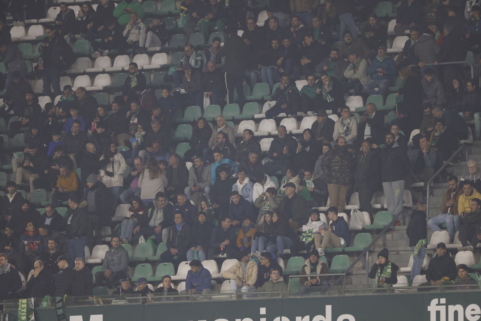Búscate en las fotos del Betis-Barcelona