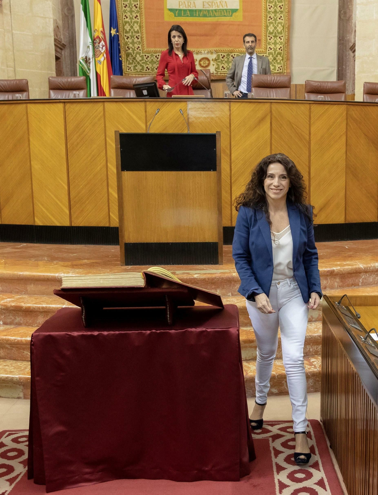 La consejera Rocío Ruiz, ayer, en el Parlamento de Andalucía.