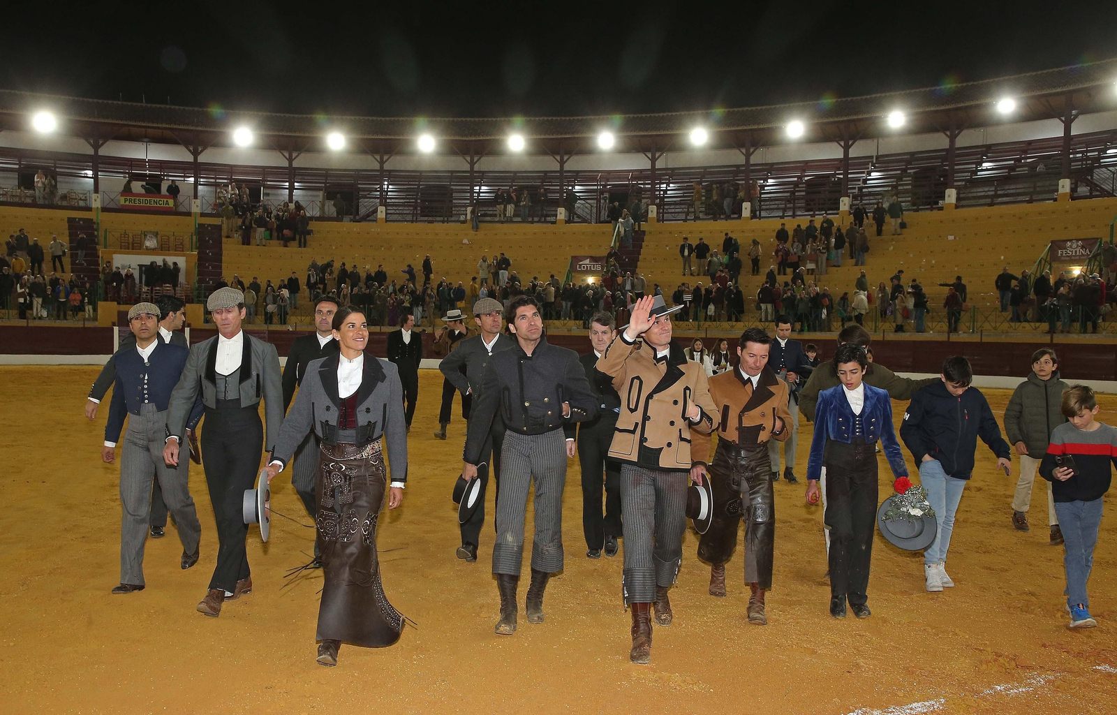 Fotos del festival taurino benéfico en La Línea