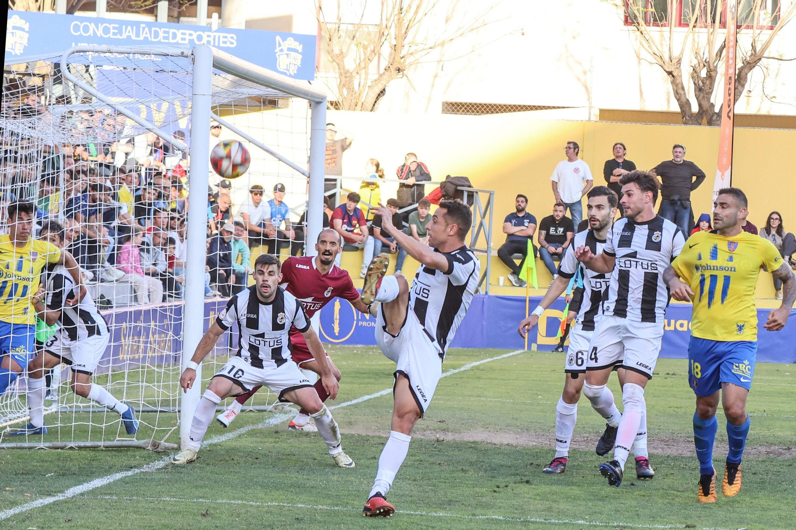 Las fotos del Orihuela-Balona de Segunda Federación (1-2)