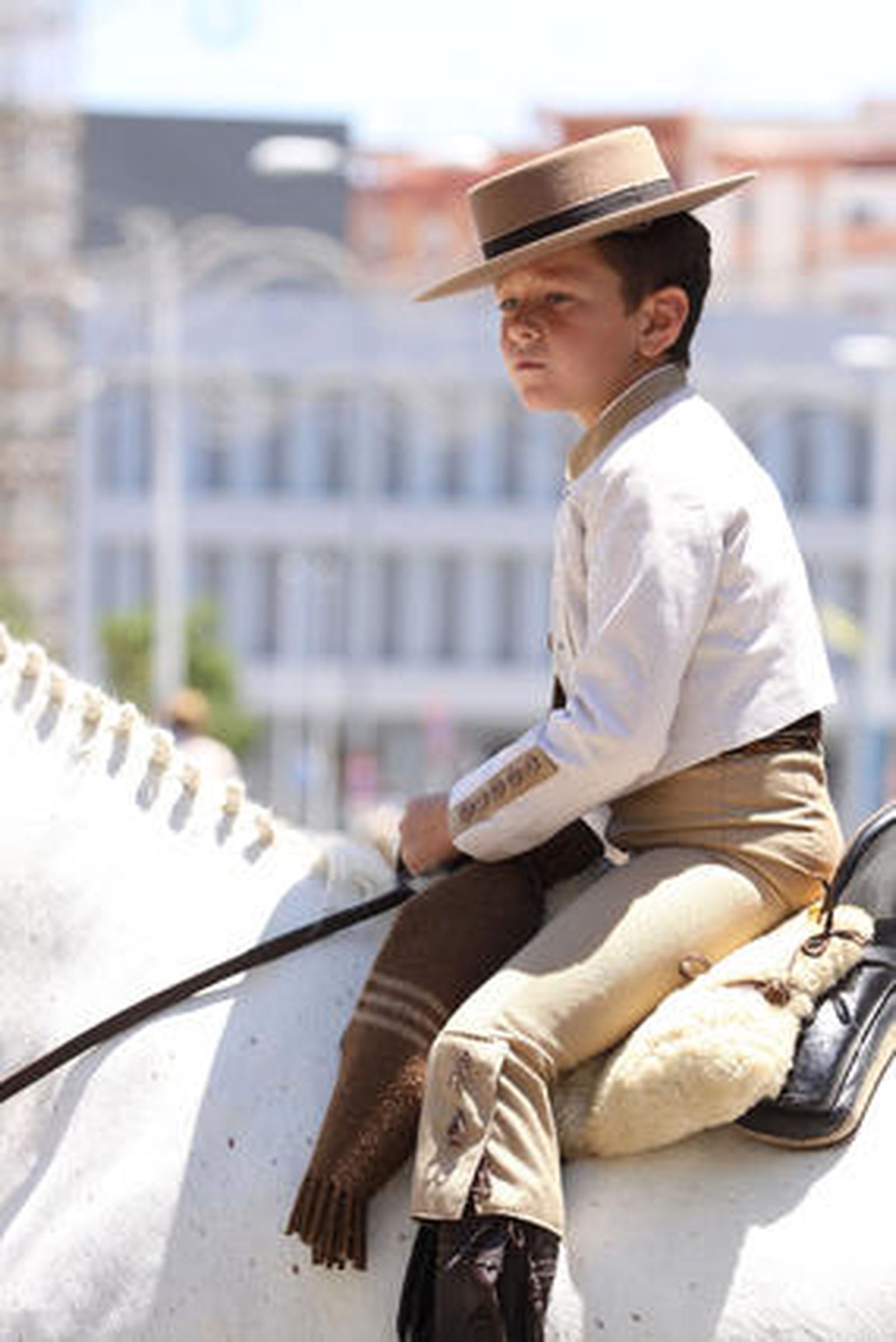 Los algecireños viven intensamente la jornada del sábado en la Feria. 

Foto: Vanessa Perez