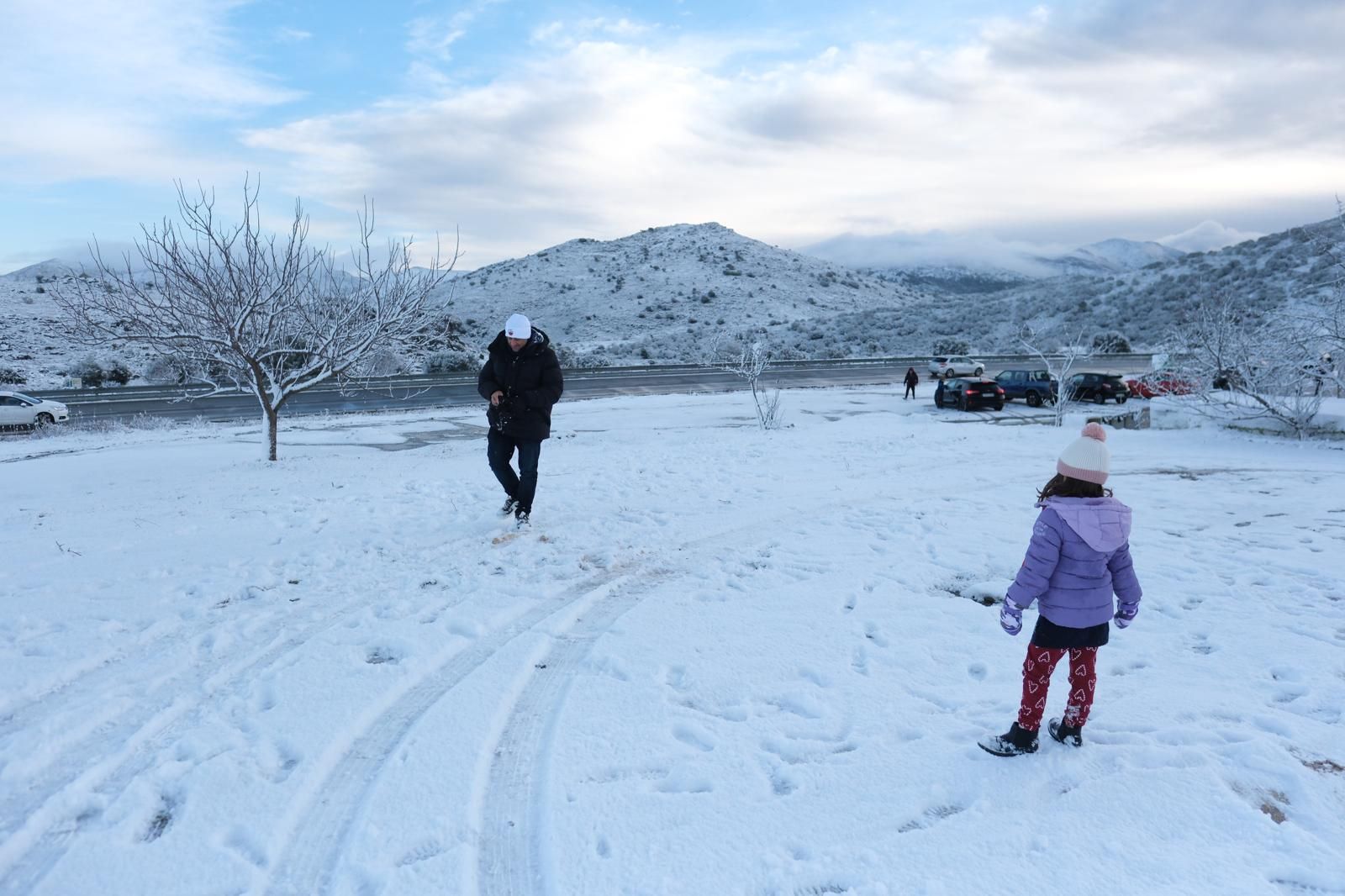 La nieve tiñe de blanco la Serranía de Ronda