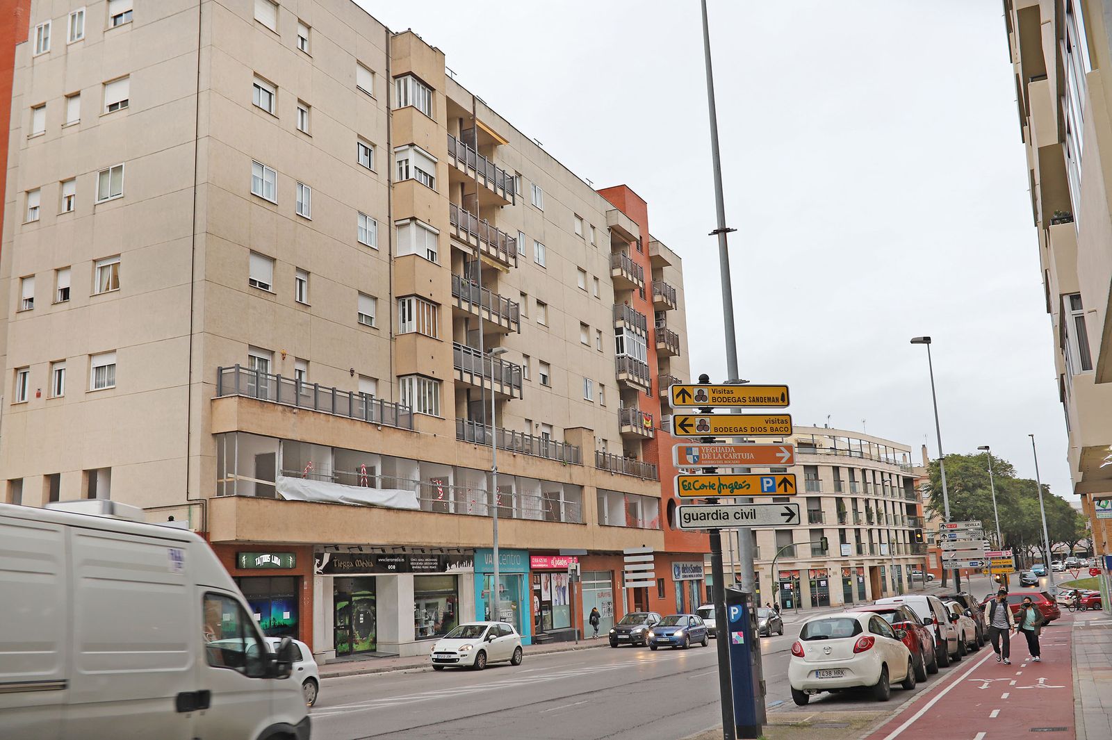 Imagen del edificio Sherry, ubicado en Madre de Dios, con la primera planta en obras.