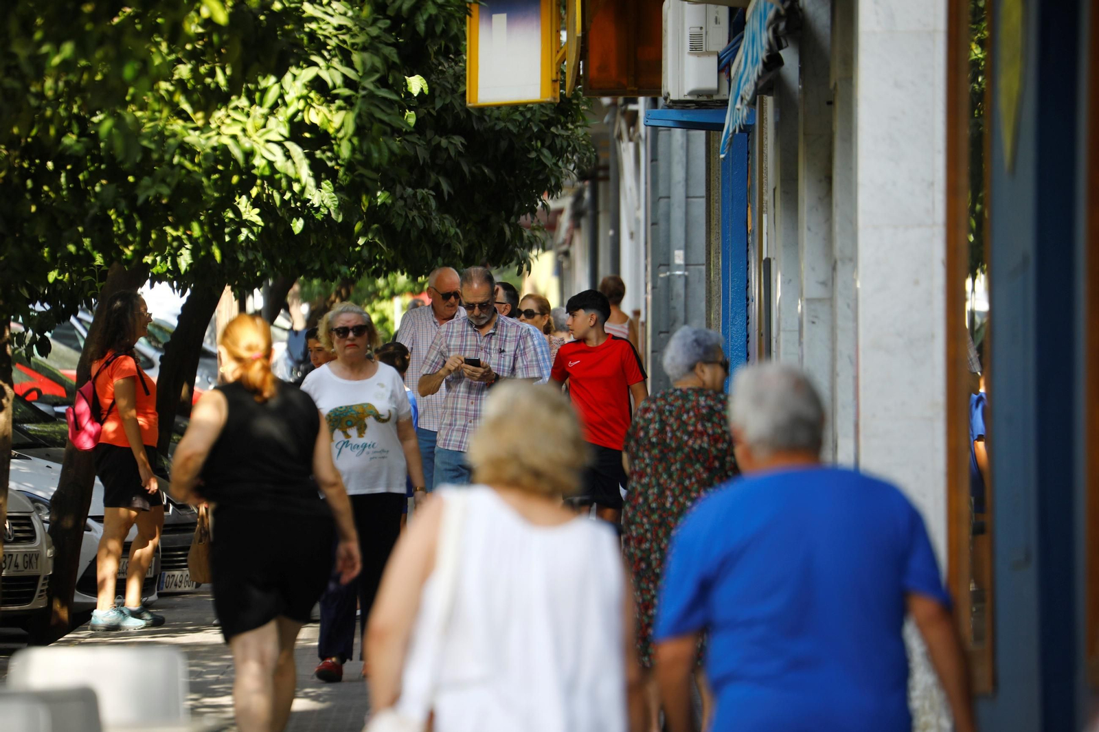 Un paseo por el barrio de Fátima una mañana de verano en Córdoba, en imágenes