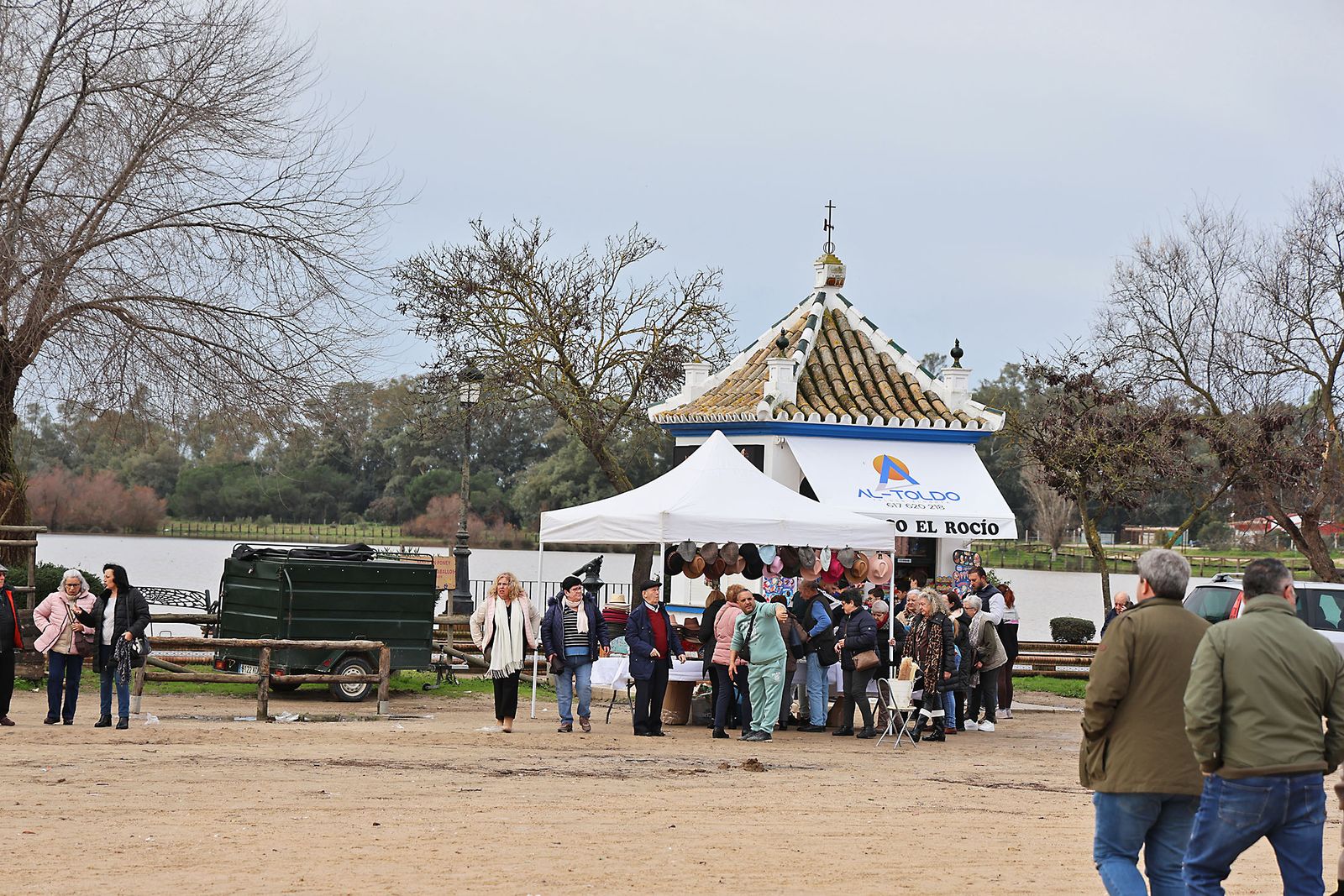 Las fotografías del ambiente en El Rocío con las peregrinaciones de las hermandades filiales