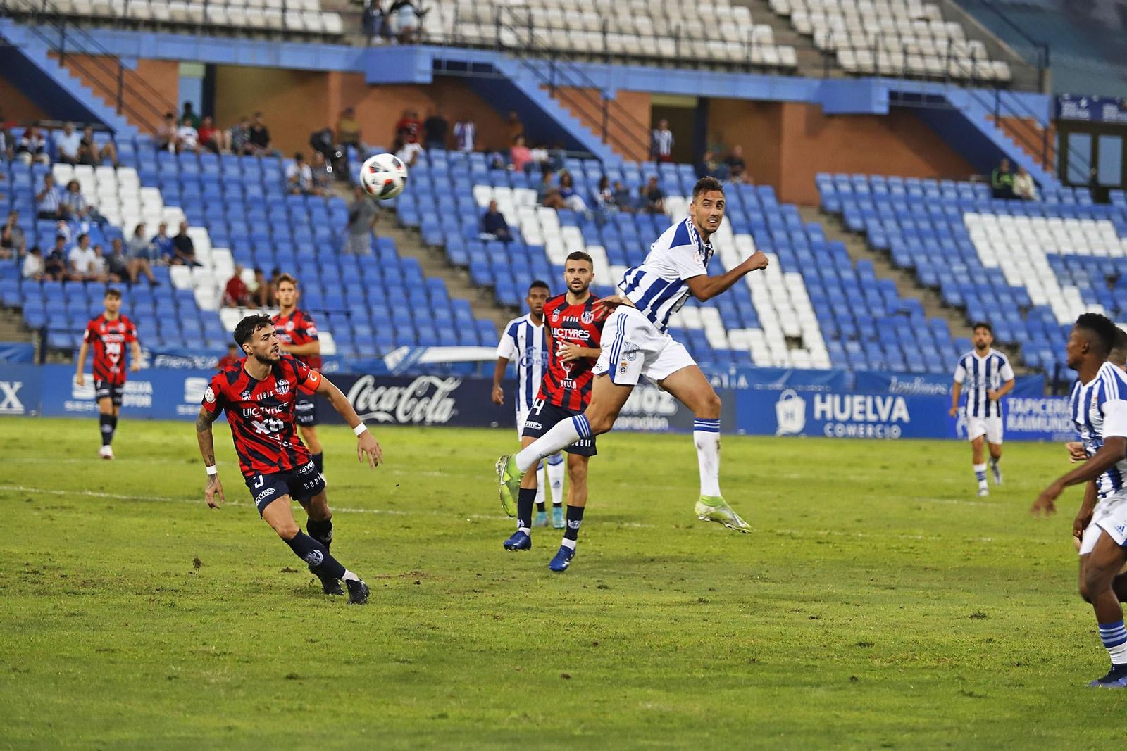 Imágenes del partido entre el Recreativo de Huelva y Yeclano