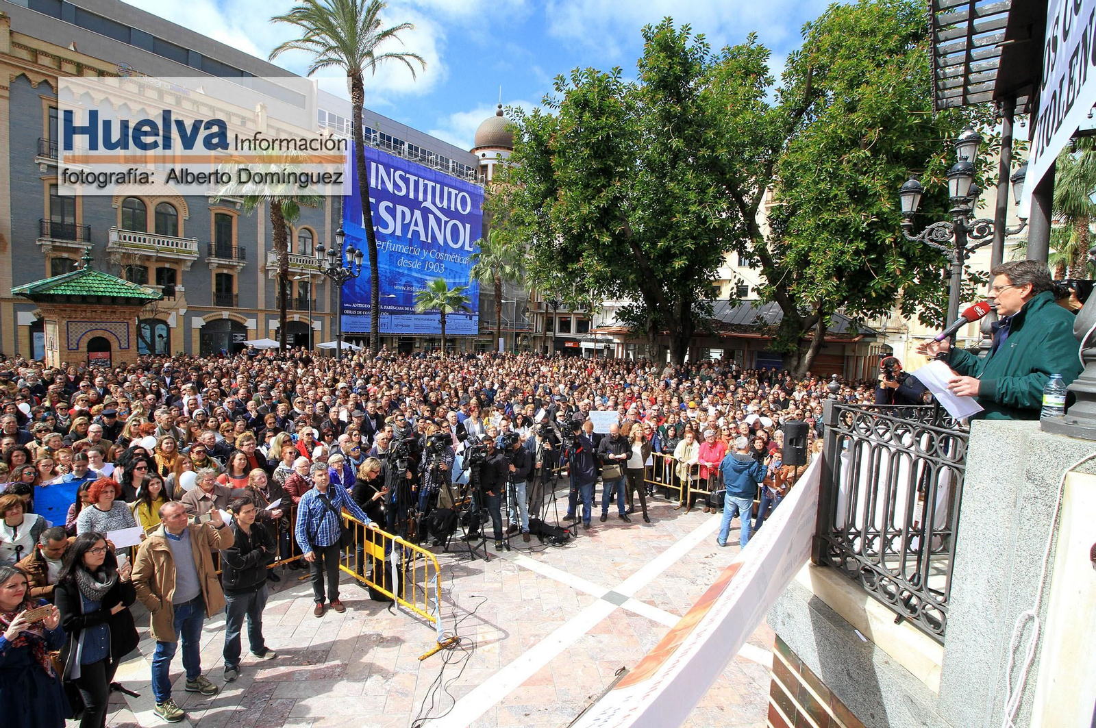 Imágenes de la manifestación contra la derogación de la prisión permanente revisable celebrada en Huelva