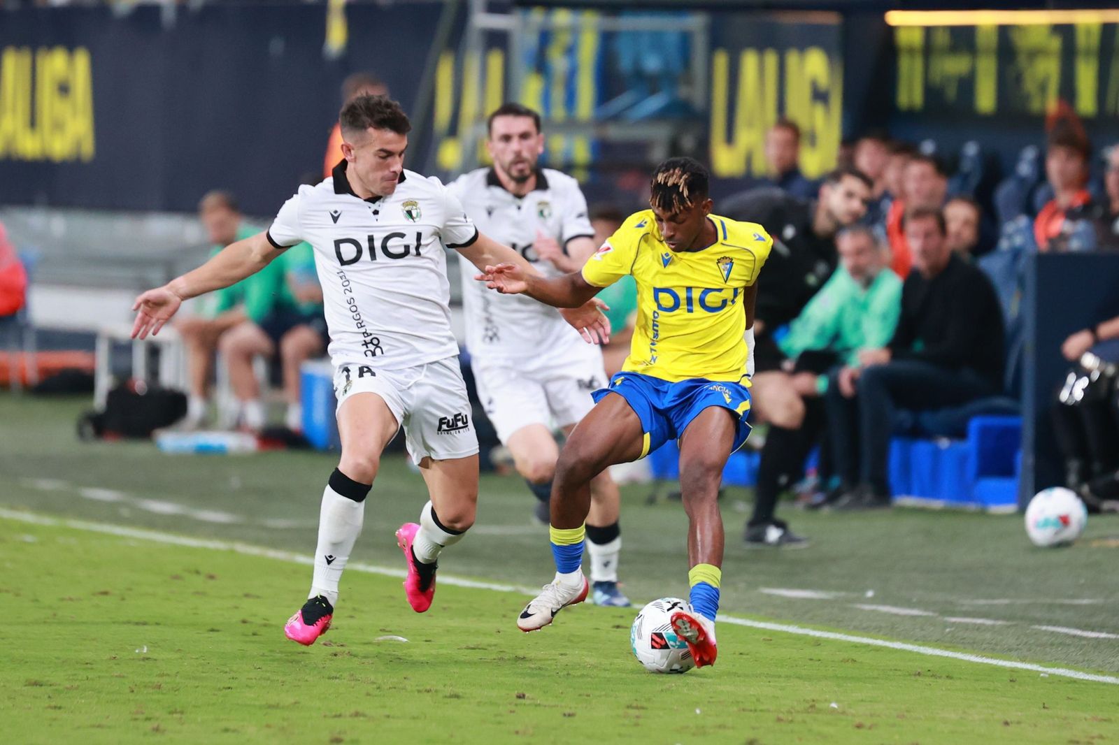 Un acción del Cádiz-Burgos de la primera vuelta.
