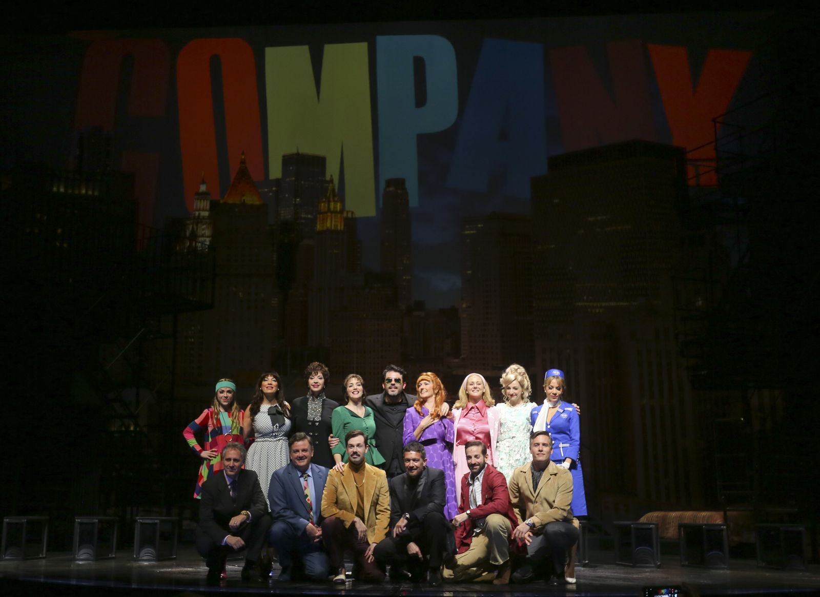 Elenco del musical 'Company' en el Teatro del Soho.