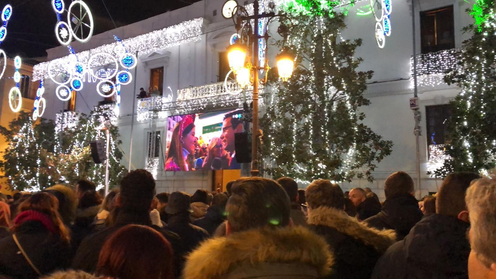 El alcalde recibe a todos los protagonistas de esta fiesta mágica.