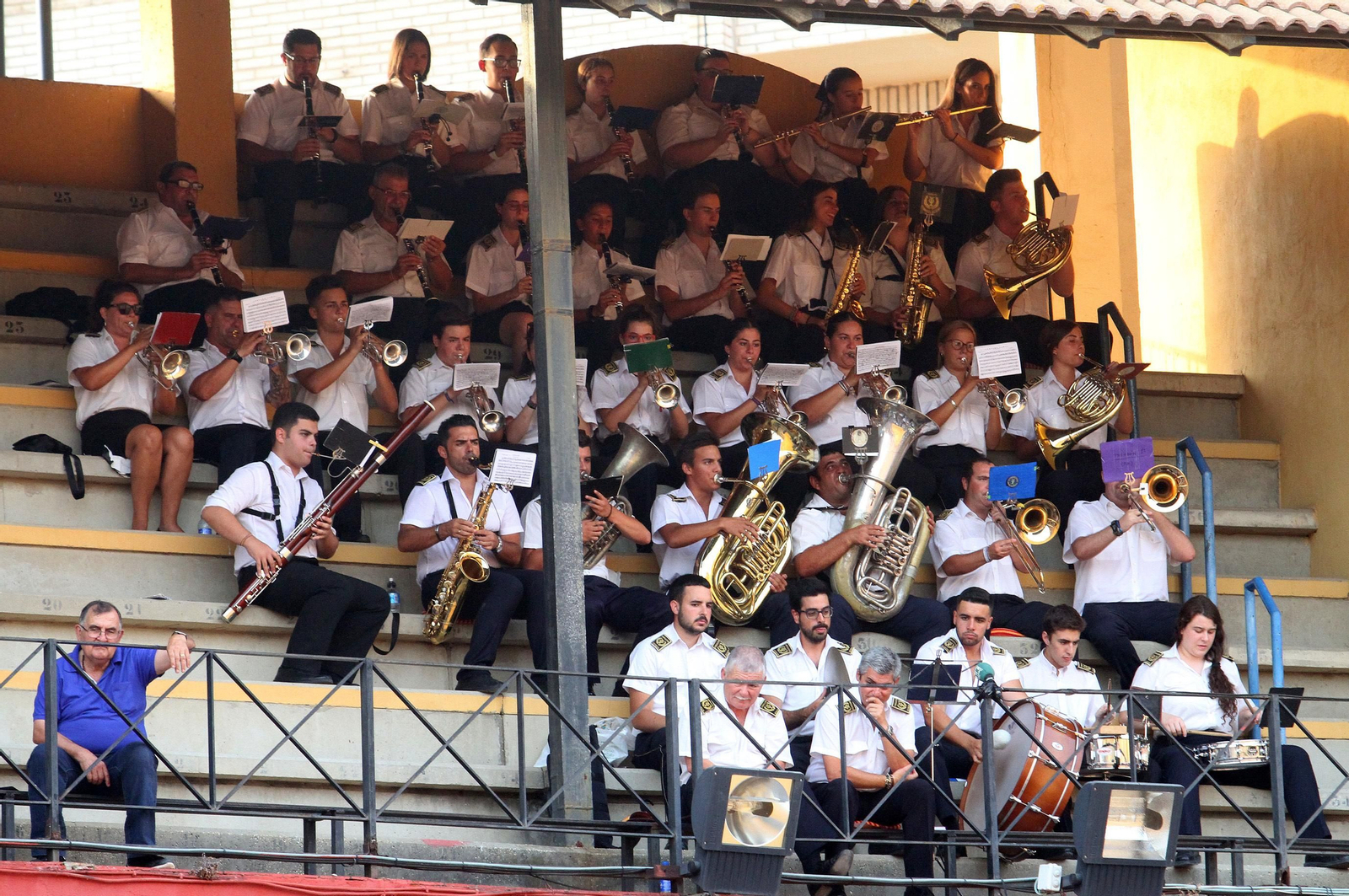 Faena de Emilio Silvera en la novillada de la Plaza de La Merced