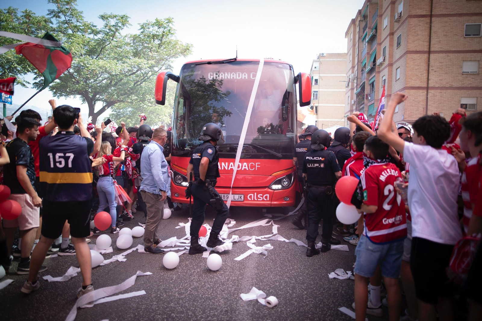 Encuéntrate en el recibimiento al Granada CF en Los Cármenes