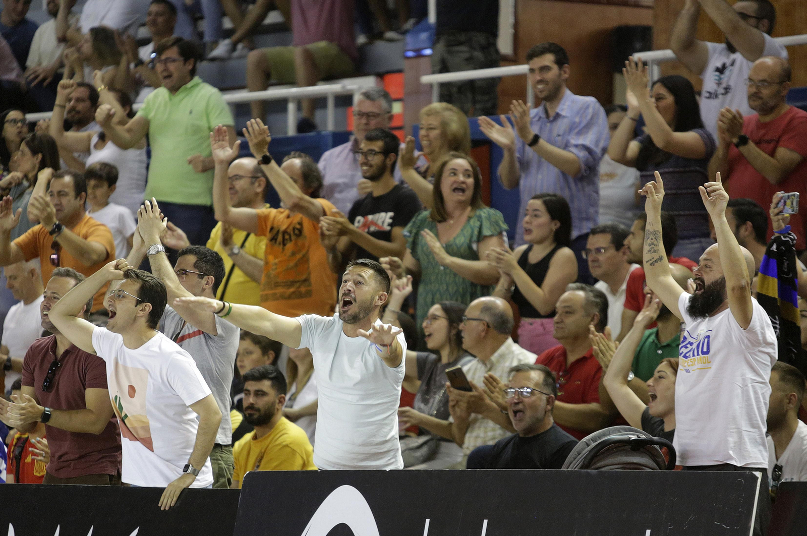 Imágenes del UE Mataró-Huelva Comercio en el Andrés Estrada