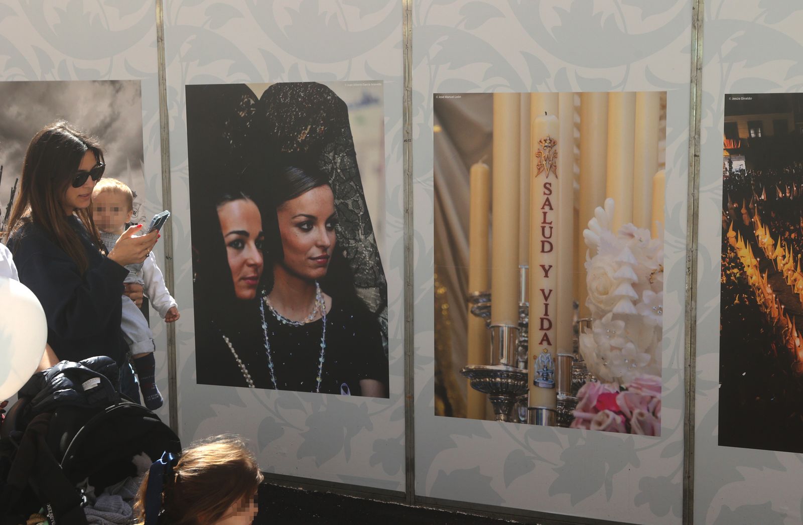 Vinilos en los palcos de la Plaza de San Francisco