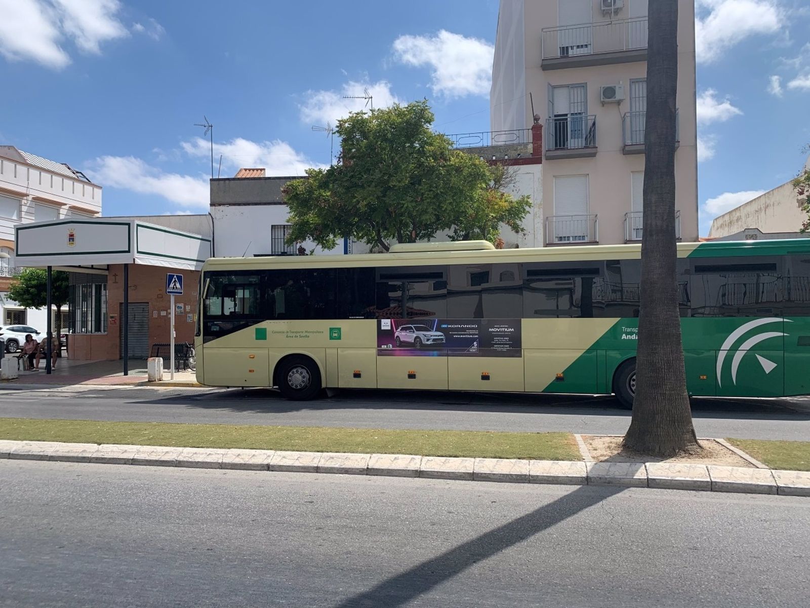 Los vecinos de Los Palacios "hartos" de la línea de autobús M-134