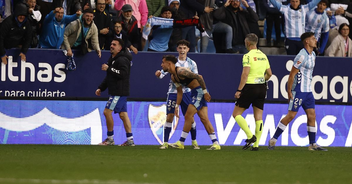 Rajada y comunicado de la Cultural Leonesa por el arbitraje contra el Málaga CF: "Trato desigual"