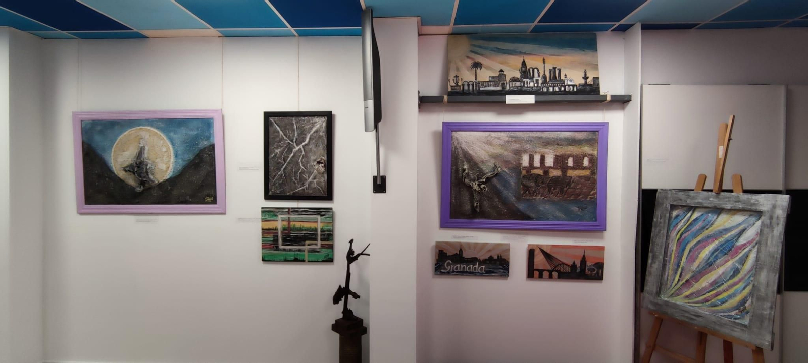 Arte "reciclado" en la exposición de Juan Manuel Ruiz que puedes ver en Martos