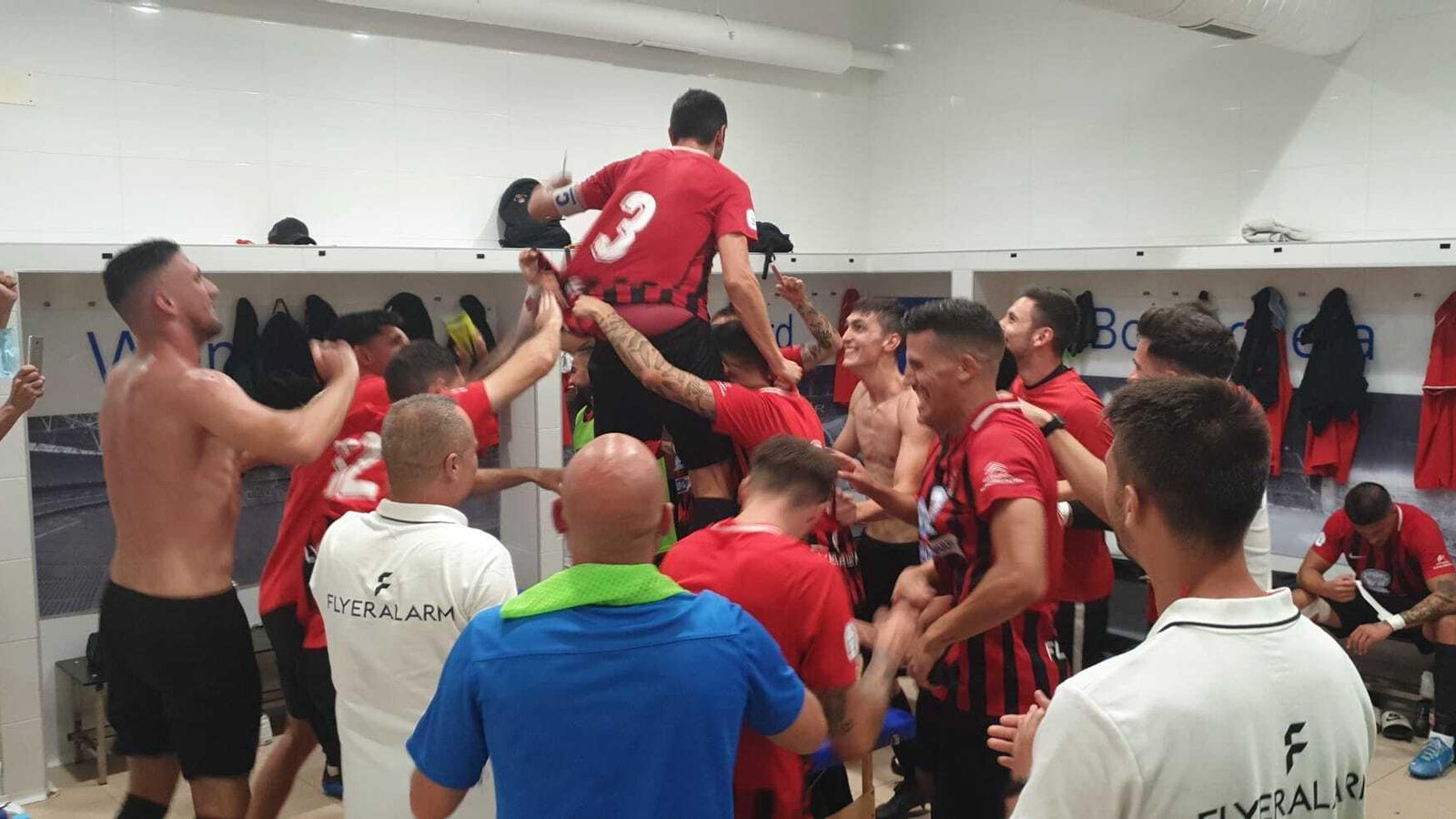 Jugadores del Pulpileño celebrando su pase a la final