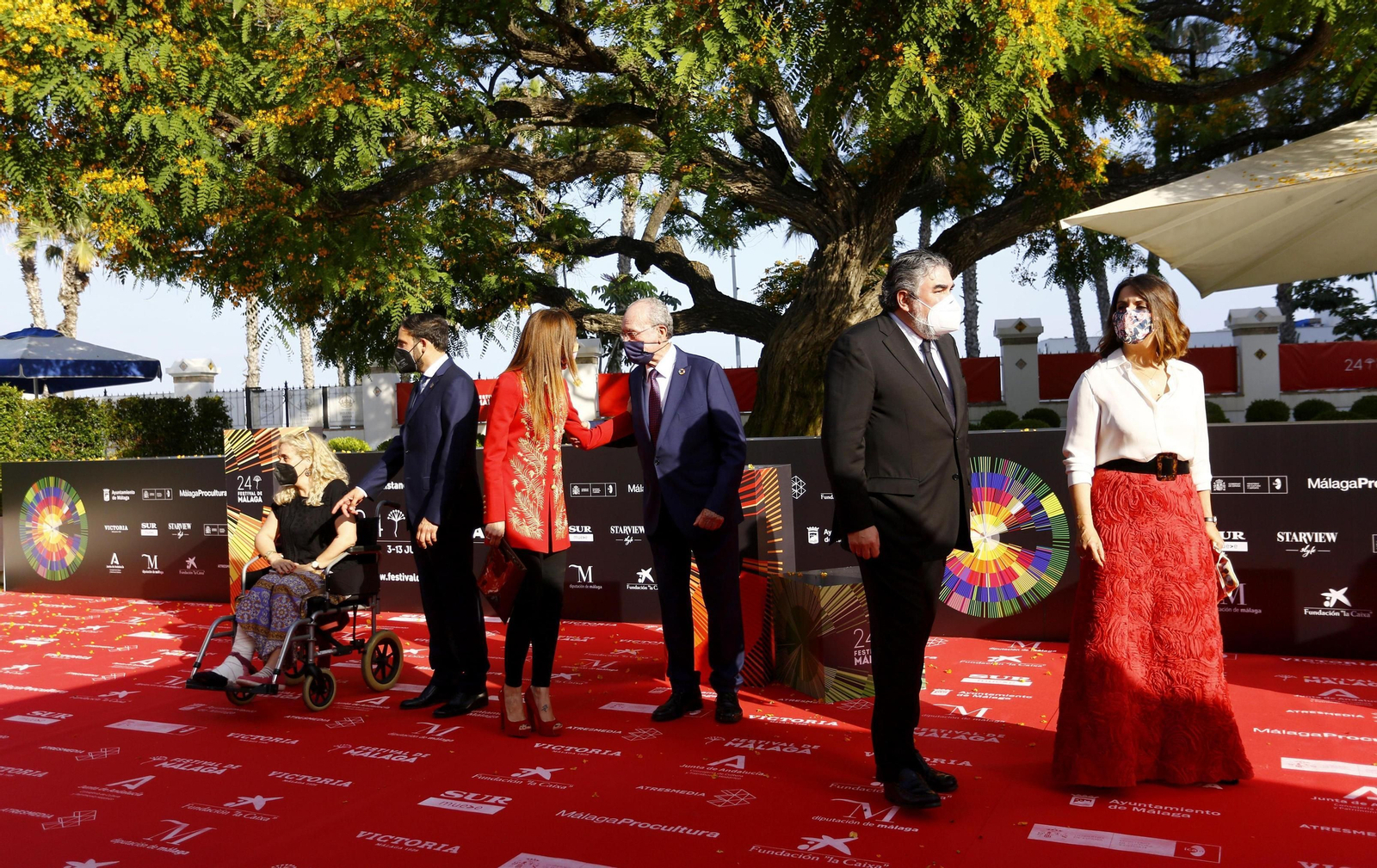 Las fotos del desfile de famosos para inaugurar el festival con nostalgia de la alfombra roja