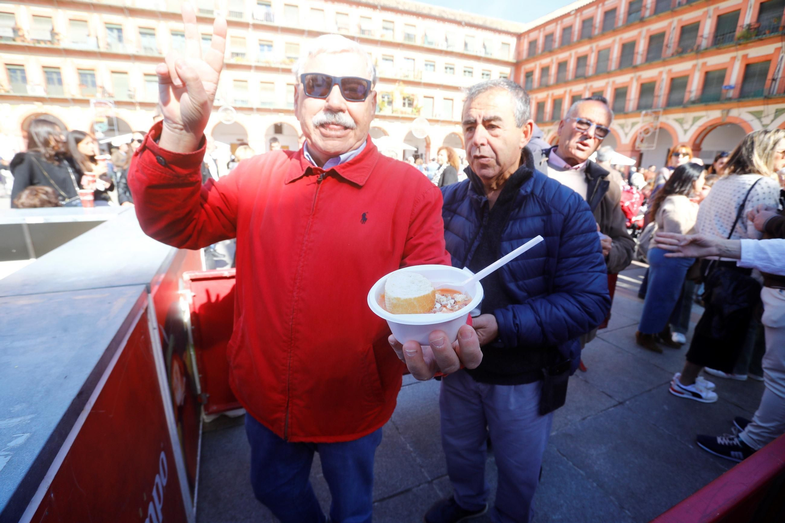 Las mejores imágenes de la salmorejá que da comienzo al Carnaval de Córdoba 2025