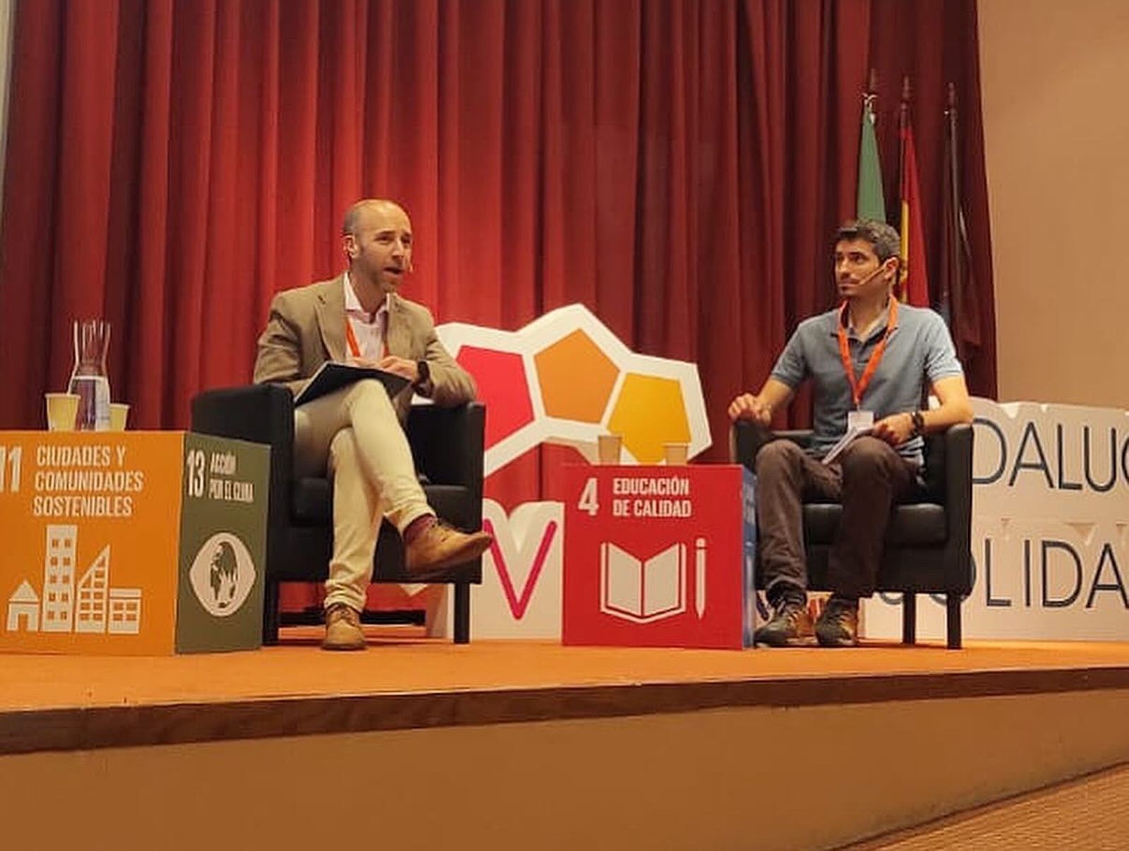 El alcalde de Grazalema, Carlos Javier García, durante el acto.